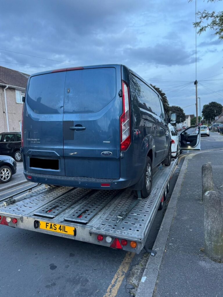 Choosing the Right Vehicle Recovery Services In UK: Safety, Reliability & Costs